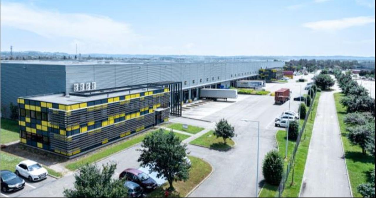 Entrepôt classe a Corbas 8265m² Location entrepôt classe a Corbas Rhône OLLOG2427766 0